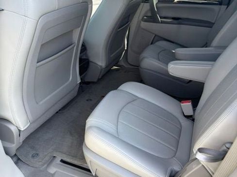 Used 2017 Buick Enclave Leather AWD/4WD image 18