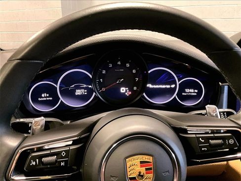 Certified 2022 Porsche Panamera 4 Platinum Edition image 25