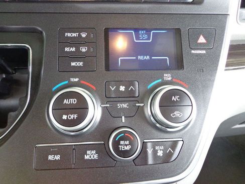 Used 2015 Toyota Sienna XLE w/ XLE Navigation Package FWD image 25