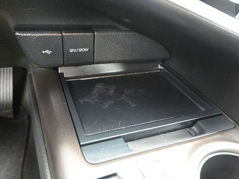 Used 2024 Toyota Camry SE image 18