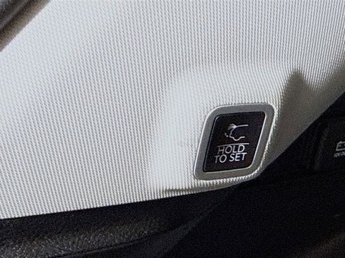 Used 2023 Jeep Grand Cherokee Laredo w/ Luxury Tech Group I image 31