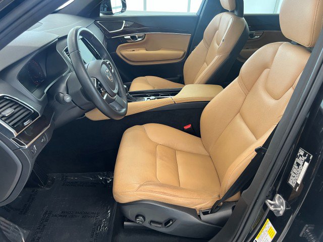 Used 2018 Volvo XC90 T6 Momentum w/ Momentum Plus Package AWD/4WD image 9