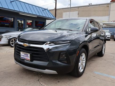 Used 2019 Chevrolet Blazer LT FWD image 3