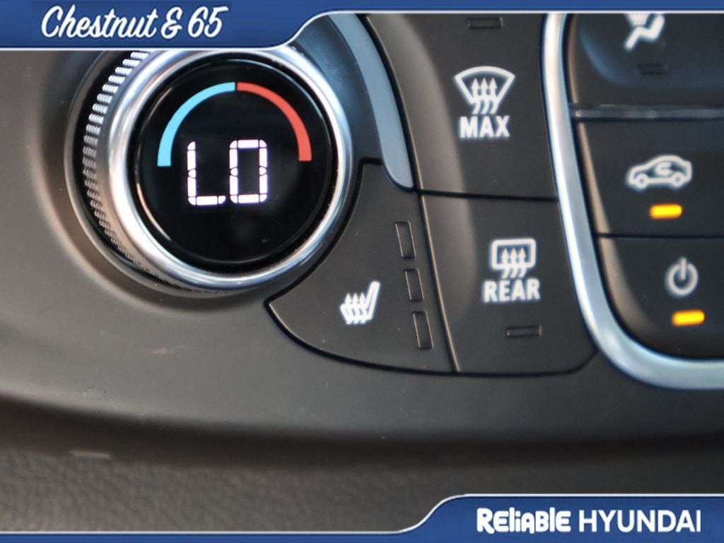 Used 2023 Chevrolet Traverse LT FWD image 39