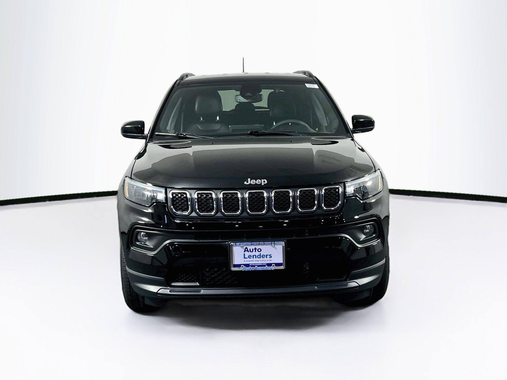 Used 2023 Jeep Compass Latitude w/ Convenience Group AWD/4WD image 2