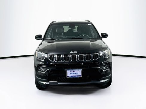 Used 2023 Jeep Compass Latitude w/ Convenience Group AWD/4WD image 2