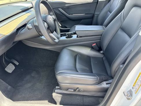 Used 2021 Tesla Model Y Long Range AWD/4WD image 19