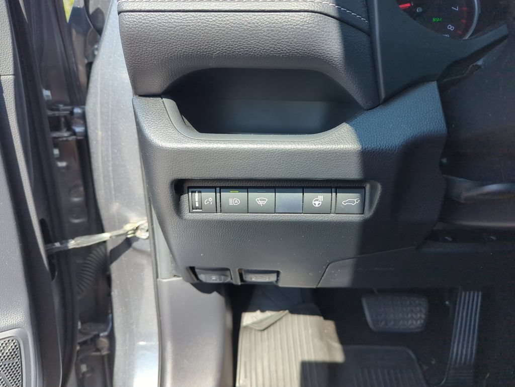 Used 2019 Toyota RAV4 XLE Premium w/ Cold Weather Package AWD/4WD image 20