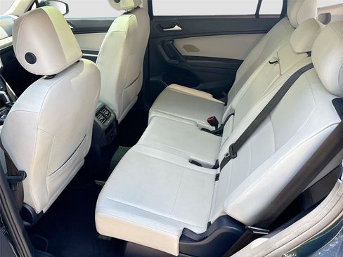 Used 2019 Volkswagen Tiguan SEL w/ 3rd Row Seat Package AWD/4WD image 25