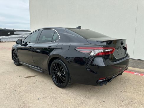 Used 2022 Toyota Camry XSE image 5