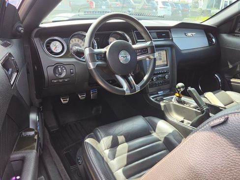 Used 2011 Ford Mustang GT Premium w/ Electronics Pkg RWD image 12