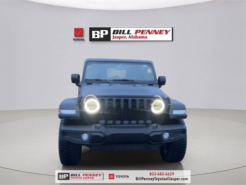 Used 2023 Jeep Gladiator Overland image 8