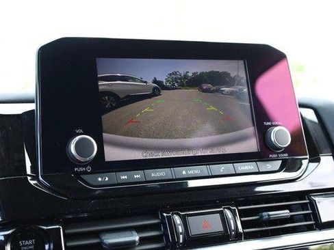 Used 2025 Nissan Pathfinder SV AWD/4WD image 14