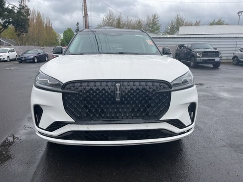 Used 2025 Lincoln Aviator Reserve w/ Luxury Package AWD/4WD image 2