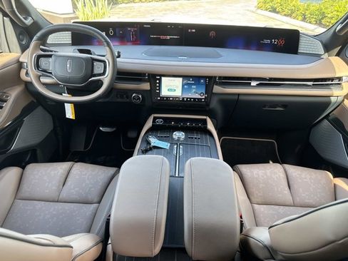 New 2025 Lincoln Navigator L Black Label image 25