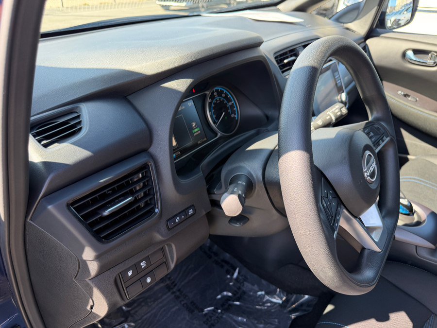 Used 2025 Nissan Leaf S FWD image 10