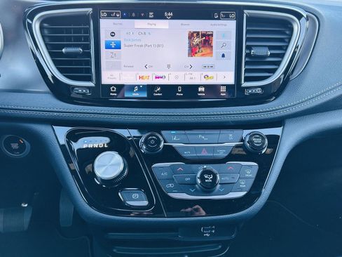 New 2026 Chrysler Pacifica Select w/ Quick Order Package 2EV image 22