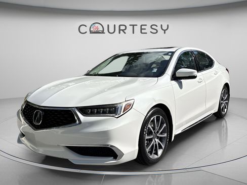Used 2018 Acura TLX V6 w/ Technology Package FWD image 2