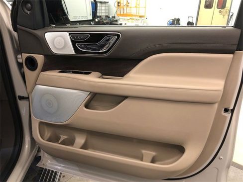 Used 2024 Lincoln Navigator Reserve image 40