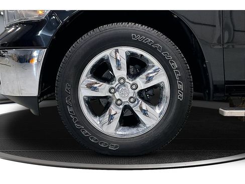 Used 2019 RAM 1500 Big Horn AWD/4WD image 10