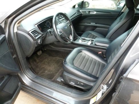 Used 2018 Ford Fusion SE w/ Equipment Group 201A AWD/4WD image 9