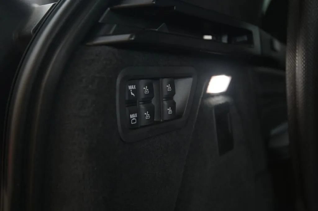 Used 2021 BMW X7 xDrive40i w/ M Sport Package AWD/4WD image 51