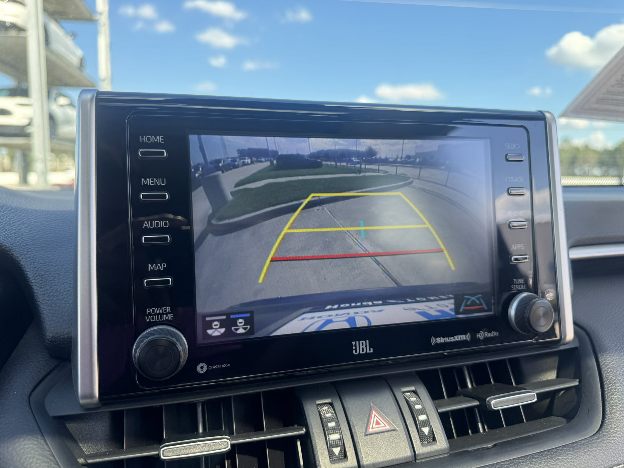 Used 2020 Toyota RAV4 XLE Premium AWD/4WD image 18