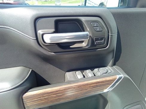 Used 2021 Chevrolet Silverado 1500 High Country w/ Z71 Off-Road Package image 12