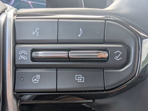 Used 2025 Chevrolet Colorado Trail Boss AWD/4WD image 19