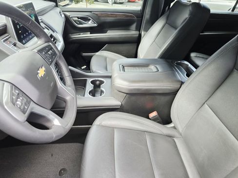 Used 2023 Chevrolet Suburban LT image 17