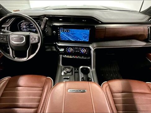 Used 2025 GMC Sierra 2500 Denali Ultimate w/ Max Trailering Package AWD/4WD image 18