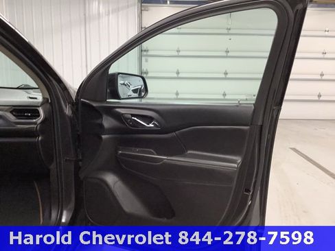 Used 2018 GMC Acadia SLE image 10