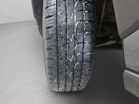 Used 2021 Toyota RAV4 XLE Premium image 17