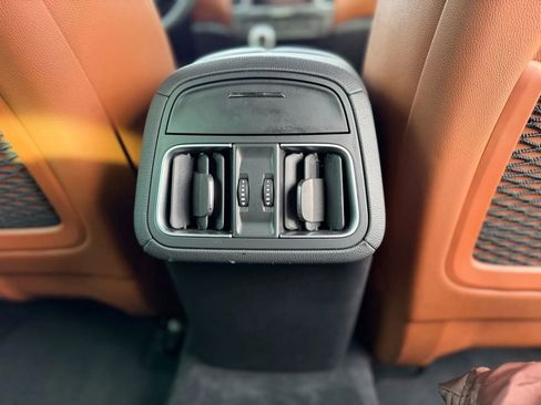 Used 2018 Maserati Levante image 30