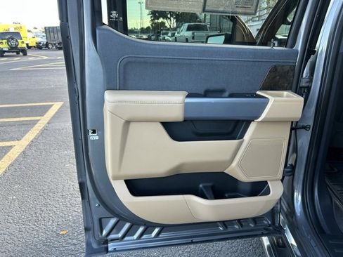 Used 2022 Ford F150 Lariat w/ Trailer Tow Package image 13