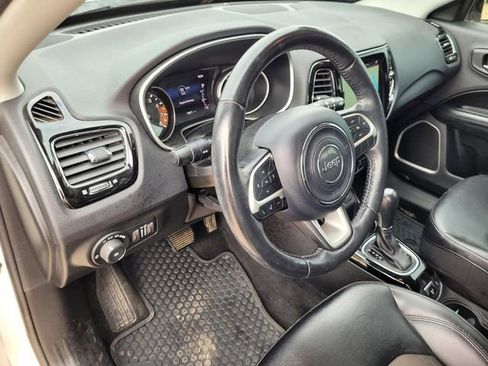 Used 2020 Jeep Compass Latitude image 28