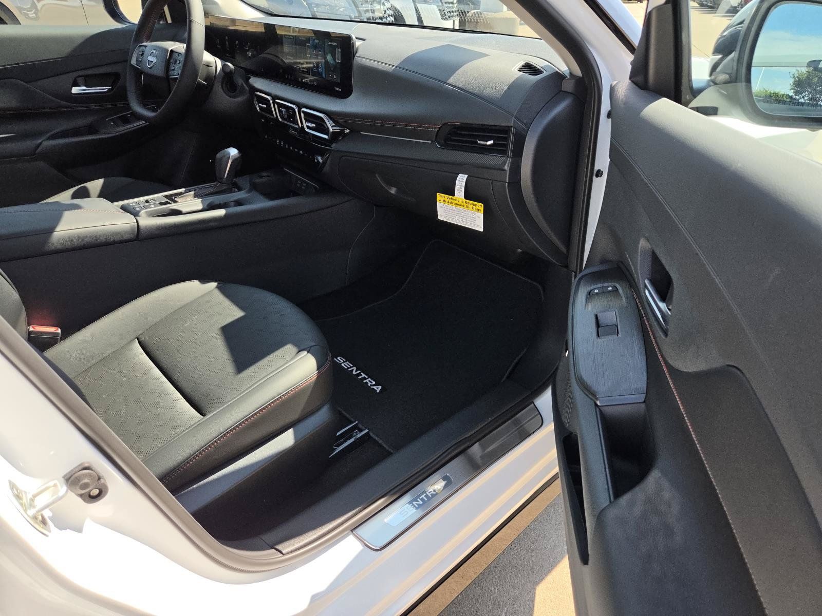 New 2027 Nissan Sentra SR FWD image 10