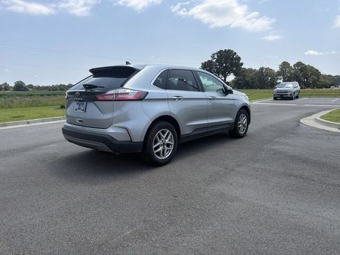 Used 2024 Ford Edge SEL AWD/4WD image 5