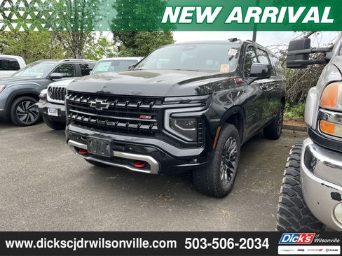 Used 2025 Chevrolet Suburban Z71 AWD/4WD image 1