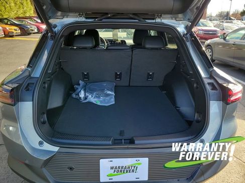 New 2026 Chevrolet Equinox EV LT image 17