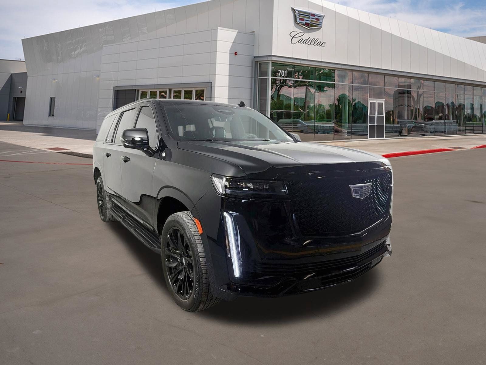 Used 2024 Cadillac Escalade ESV Sport Platinum w/ LPO, ONYX Package AWD/4WD image 3