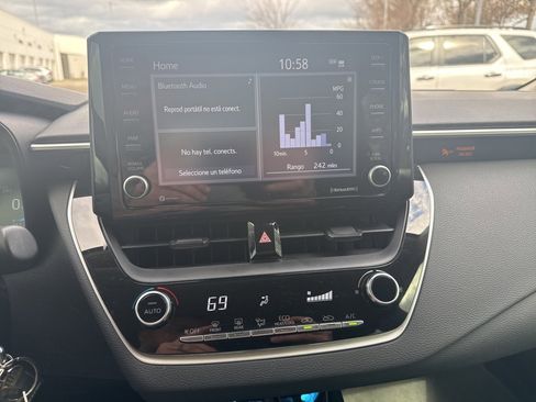 Certified 2022 Toyota Corolla LE image 10