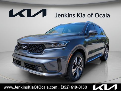 Certified 2023 Kia Sorento SX Prestige w/ Panoramic Sunroof Package AWD/4WD image 8