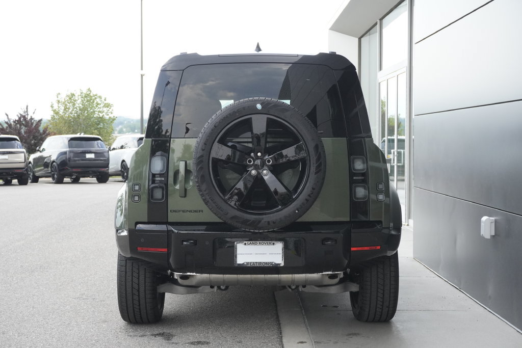 New 2026 Land Rover Defender 110 X-Dynamic SE AWD/4WD image 6