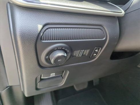 Used 2024 Jeep Wagoneer L 2WD image 27
