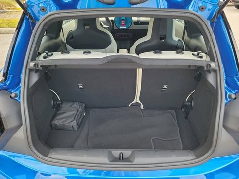 Used 2025 MINI Cooper 2-Door Hardtop image 9