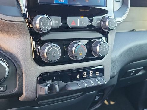 Certified 2025 RAM 1500 Warlock AWD/4WD image 22