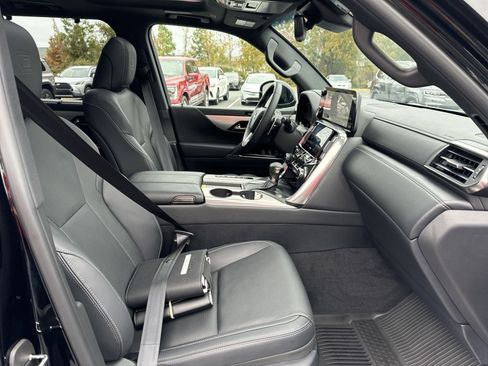 Used 2024 Lexus LX 600 F Sport image 40