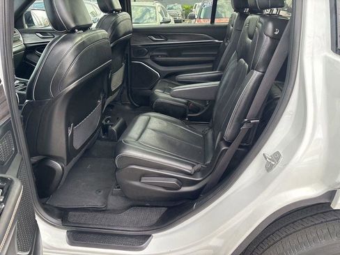 Used 2023 Jeep Grand Cherokee L Overland image 12