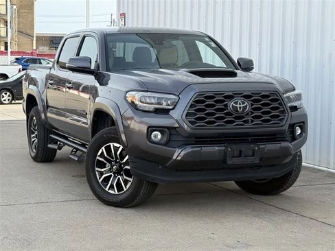 Used 2021 Toyota Tacoma TRD Sport image 2